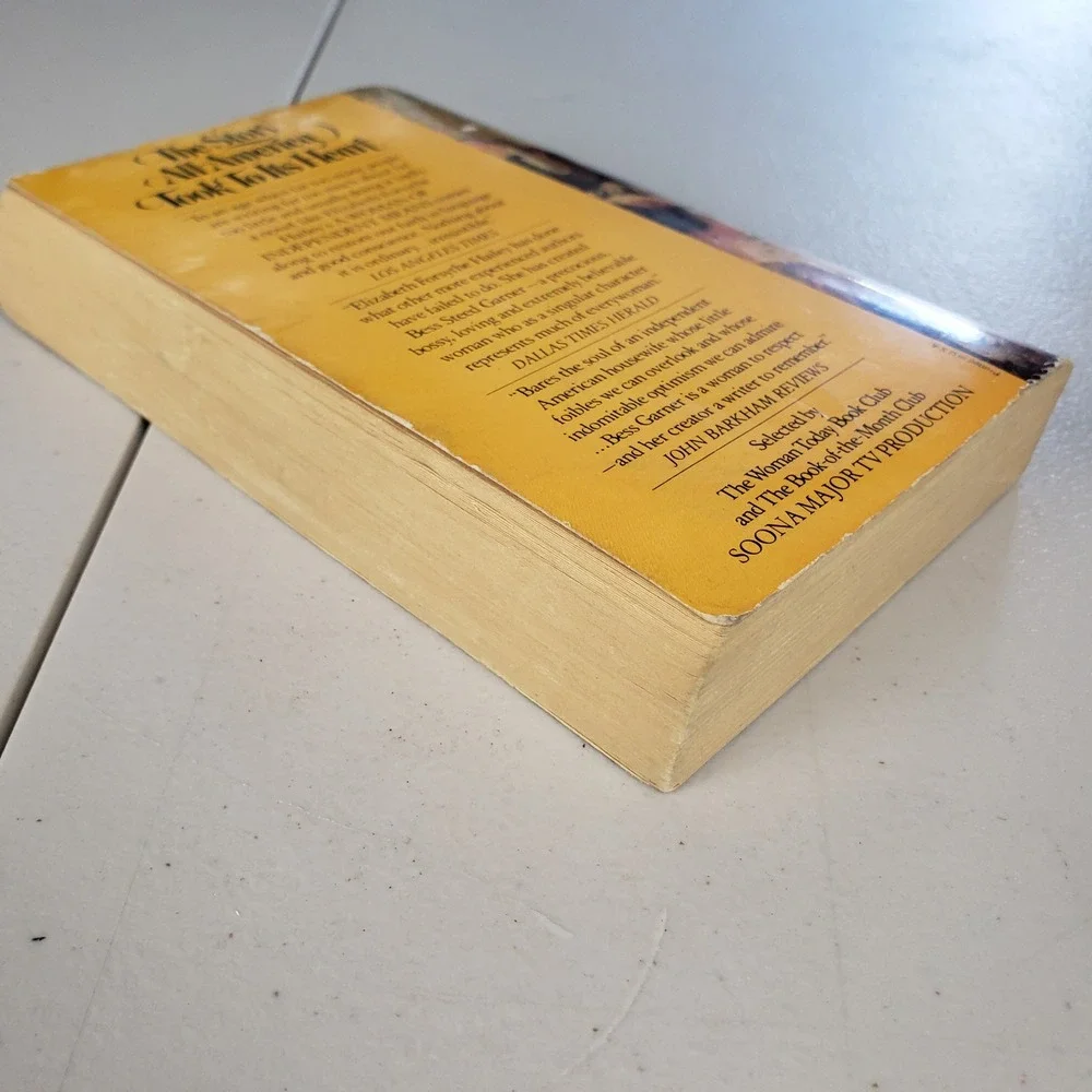 A Woman of Independent Means Elizabeth Forsythe Hailey 1979 Avon Paperback Novel